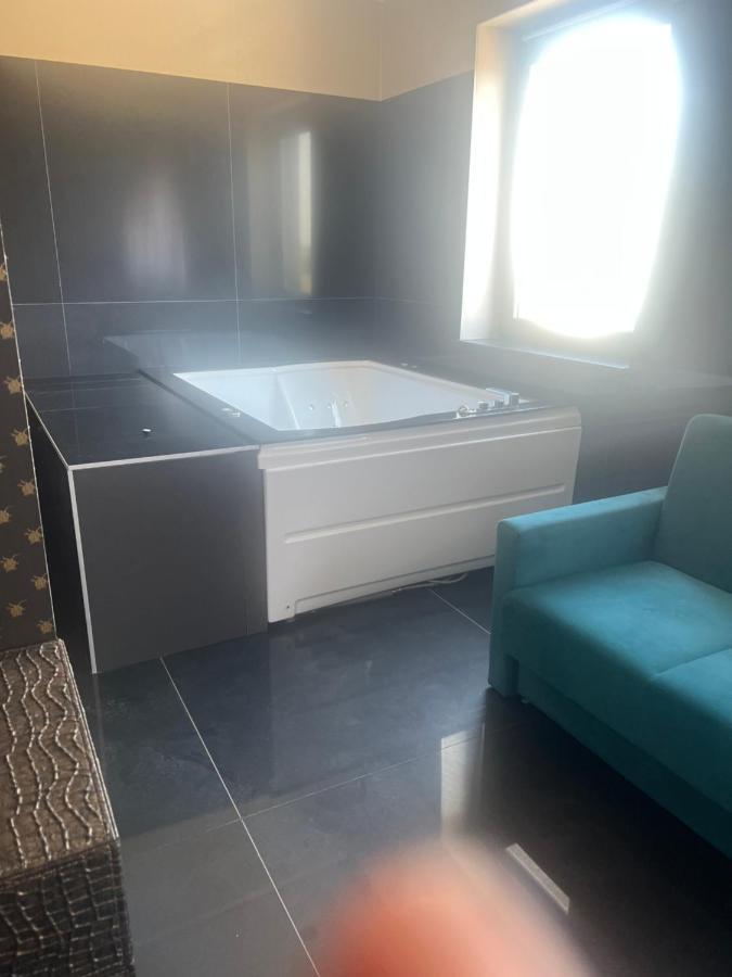 מלון Dunajská Streda Black Hut Pension&Restaurant *** מראה חיצוני תמונה